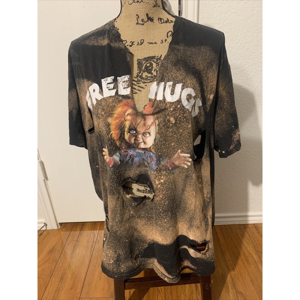 Chucky 2XL Distressed Unisex T Shirt Free Hugs Horror